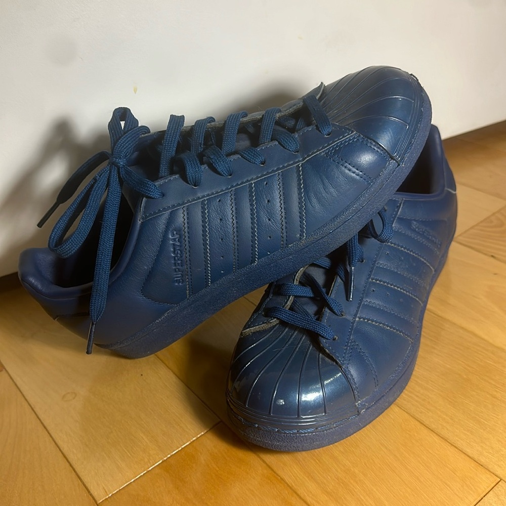 Rare ALL navy Adidas Superstar sneakers. Size 7.5 (US)